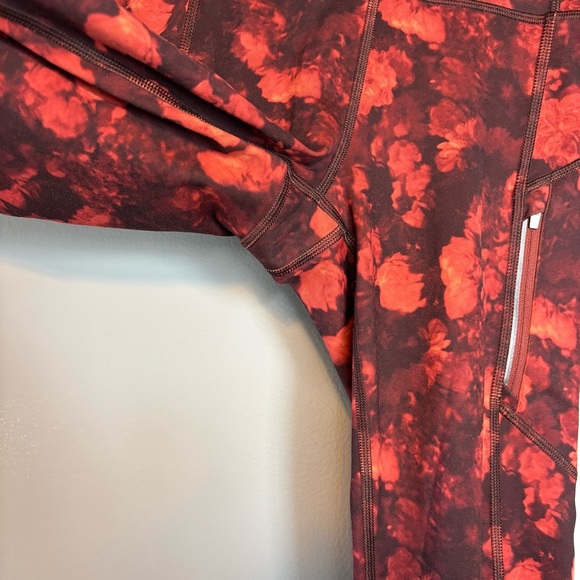 Athleta XS Rainier Printed Tight Leggings Frozen Floral Warm Red - Picture 3 of 8